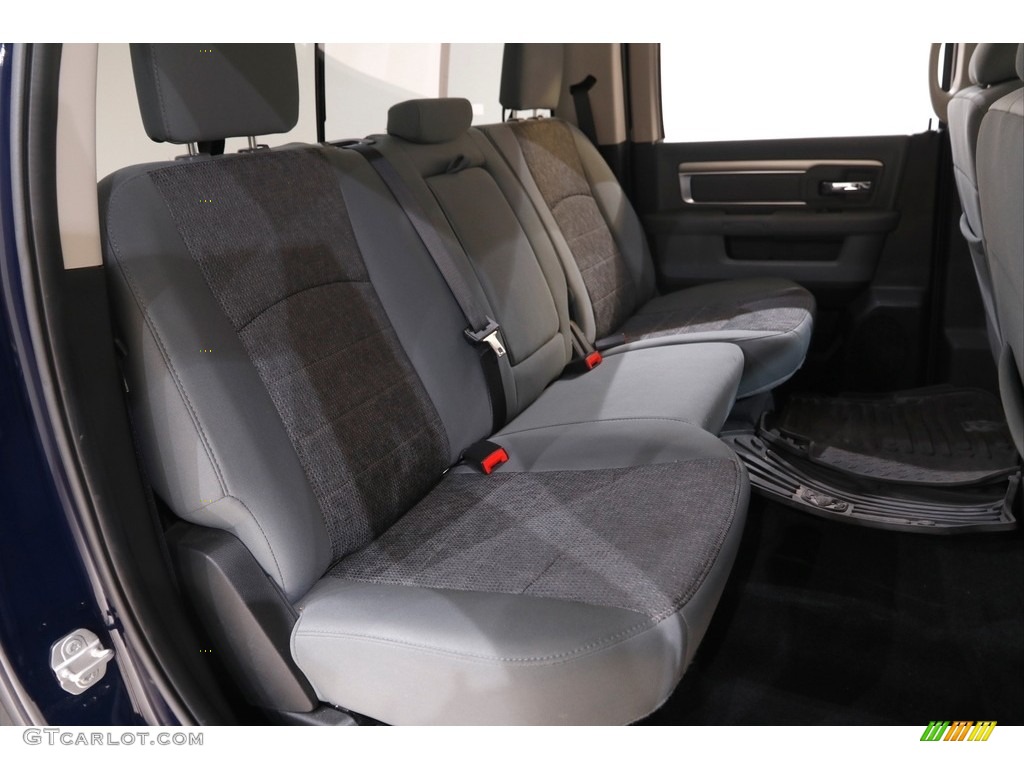 2017 1500 Big Horn Crew Cab 4x4 - True Blue Pearl / Black/Diesel Gray photo #18