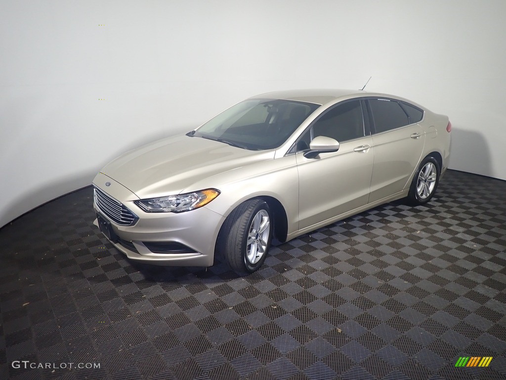 2018 Fusion SE - White Gold / Ebony photo #9