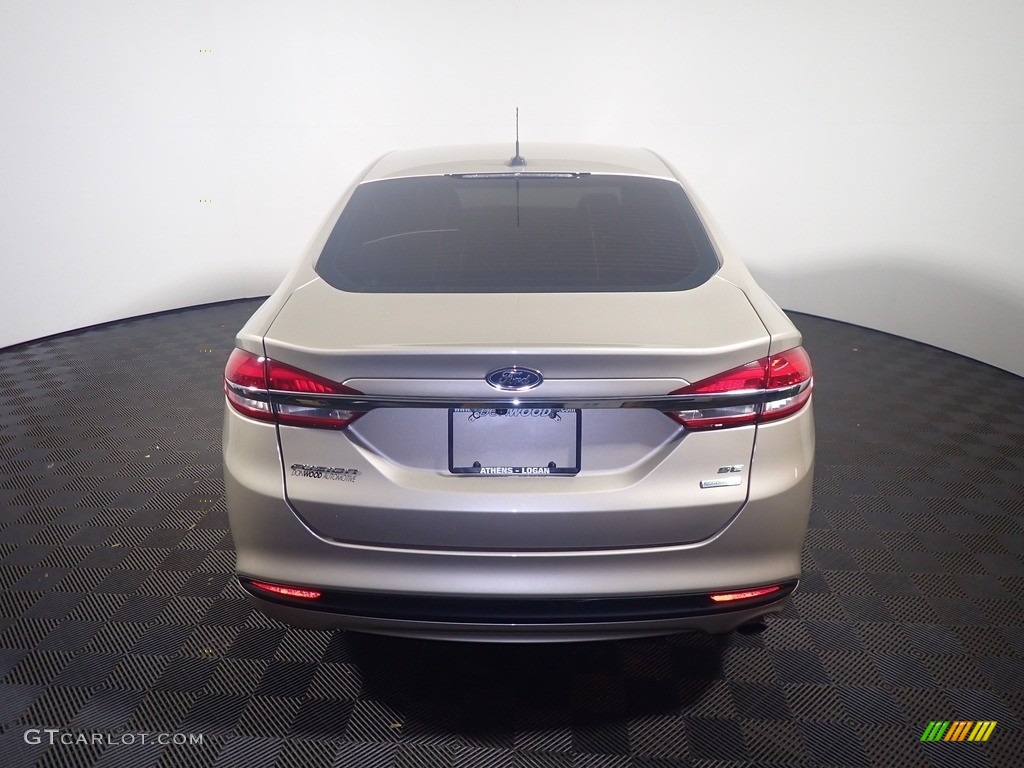 2018 Fusion SE - White Gold / Ebony photo #13