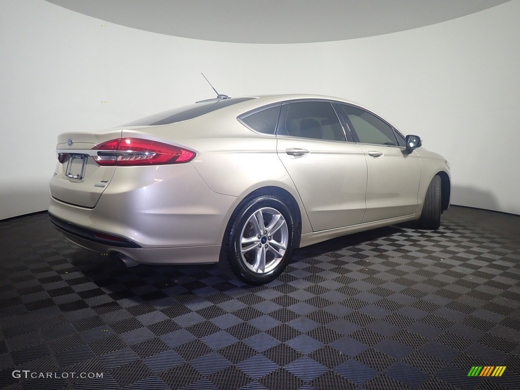 2018 Fusion SE - White Gold / Ebony photo #16