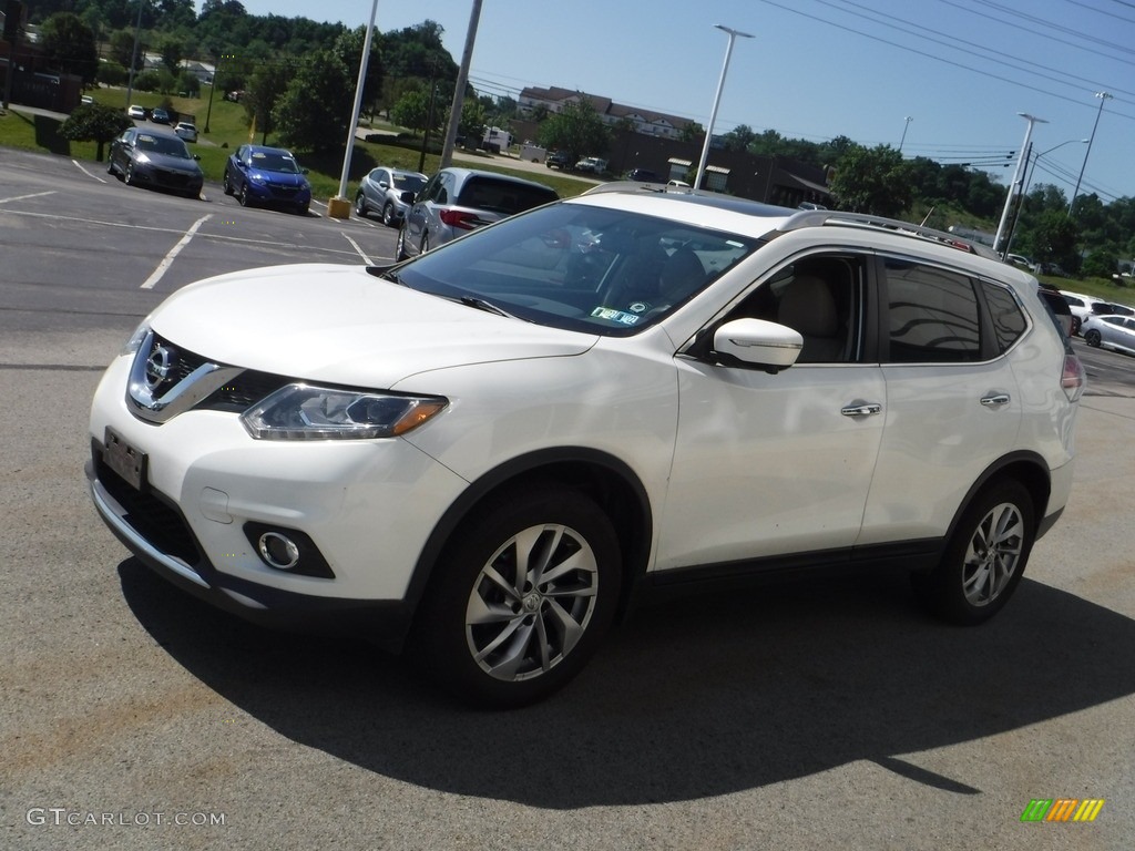 2014 Rogue SL AWD - Moonlight White / Almond photo #5