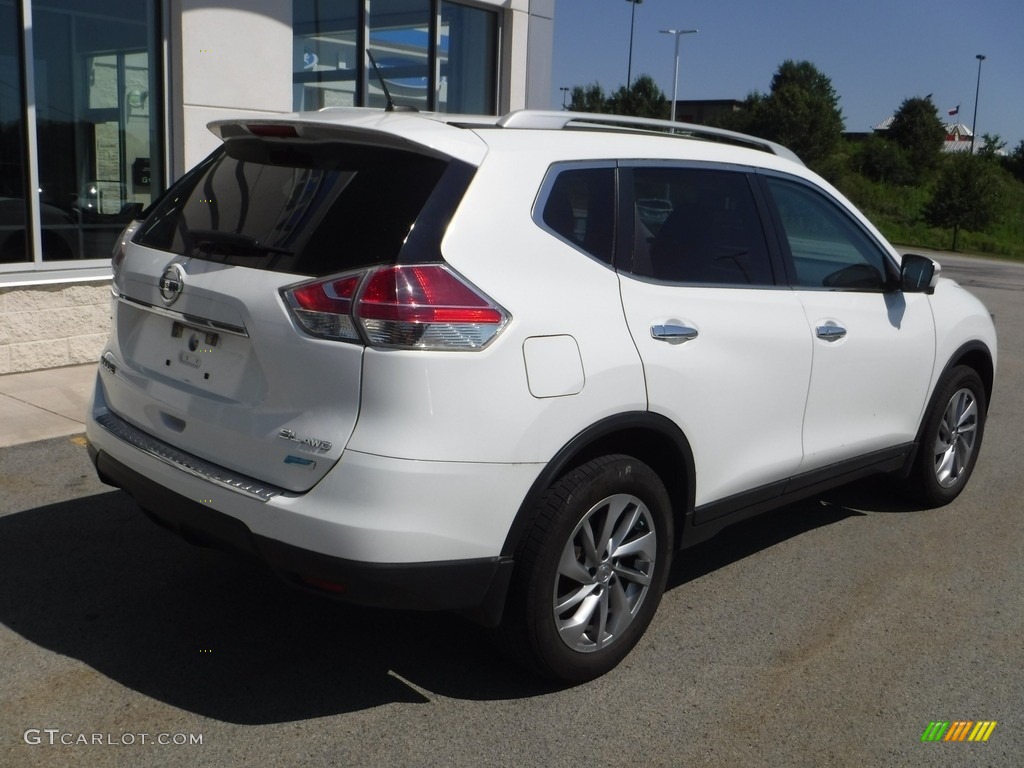 2014 Rogue SL AWD - Moonlight White / Almond photo #7