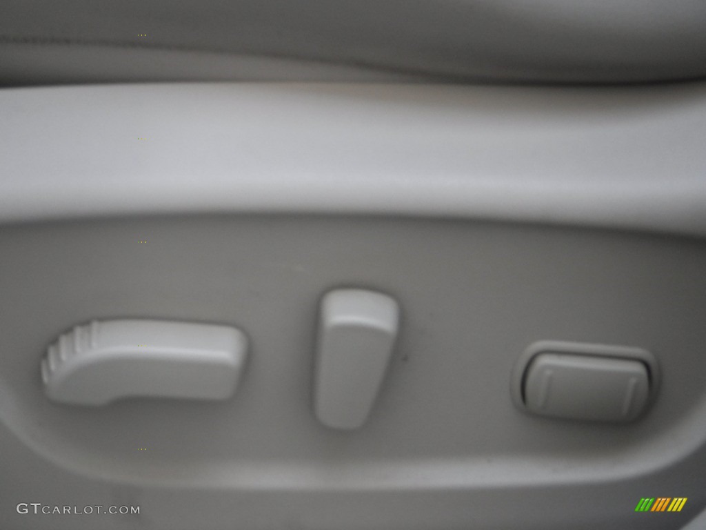 2014 Rogue SL AWD - Moonlight White / Almond photo #14