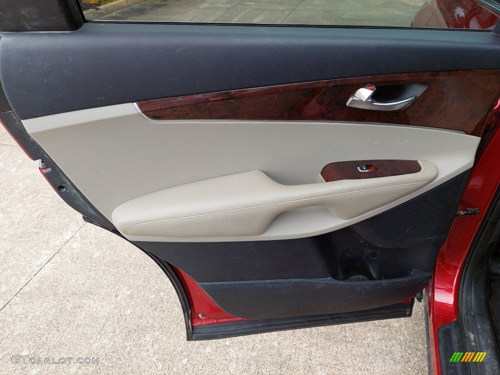 2017 Kia Sorento LX V6 Stone Beige Door Panel Photo #142318564