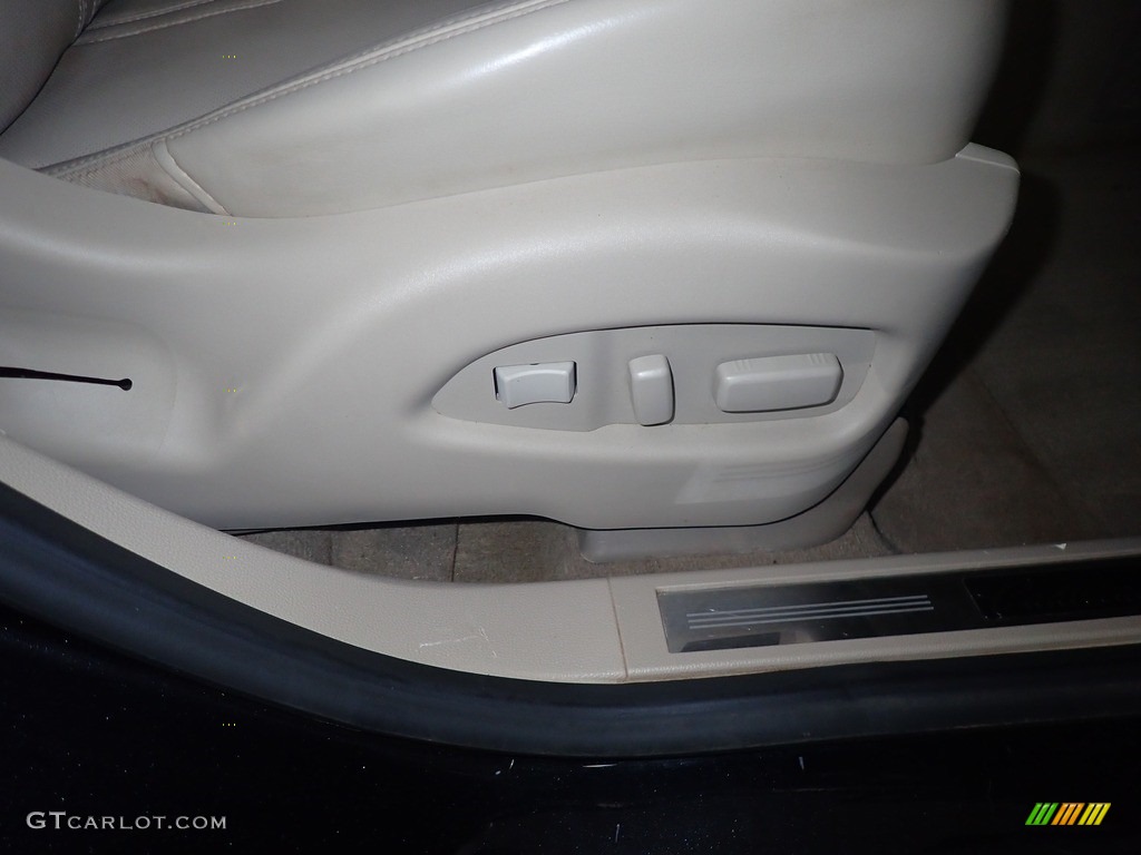 2013 SRX Premium AWD - Black Raven / Shale/Ebony photo #44