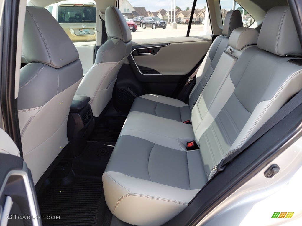 2019 RAV4 Limited - Silver Sky Metallic / Black photo #12