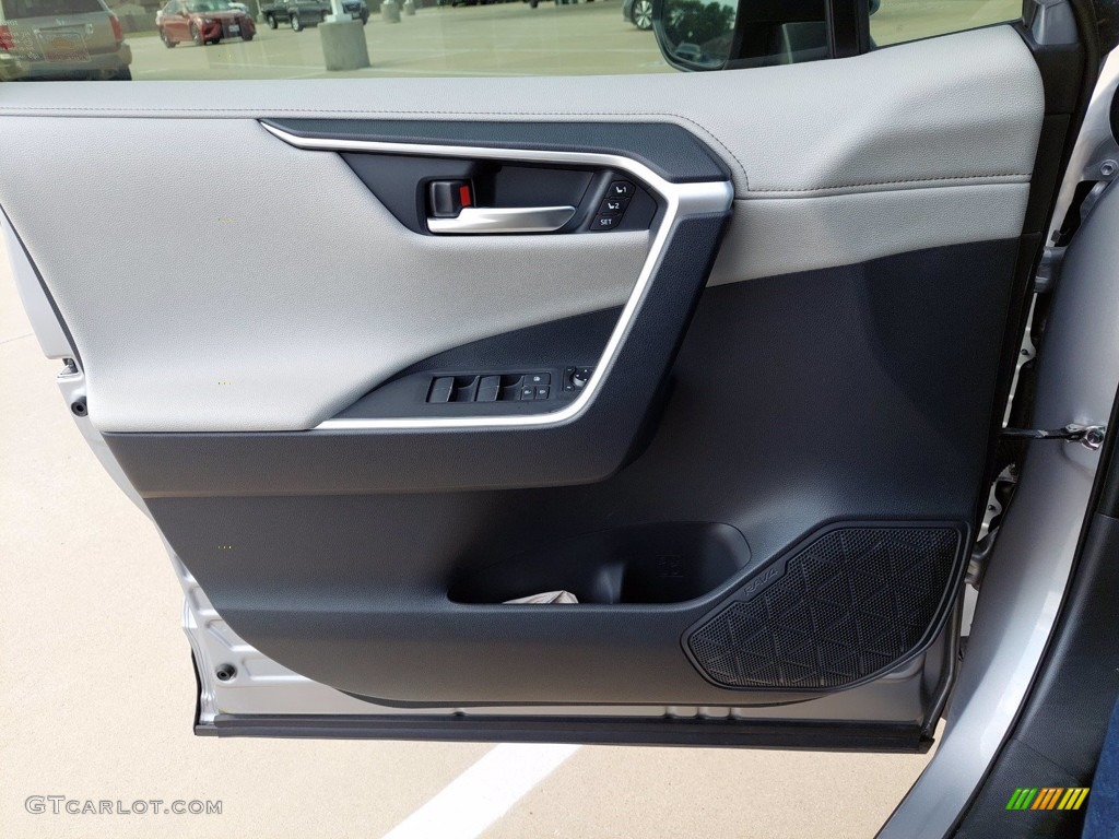 2019 RAV4 Limited - Silver Sky Metallic / Black photo #13