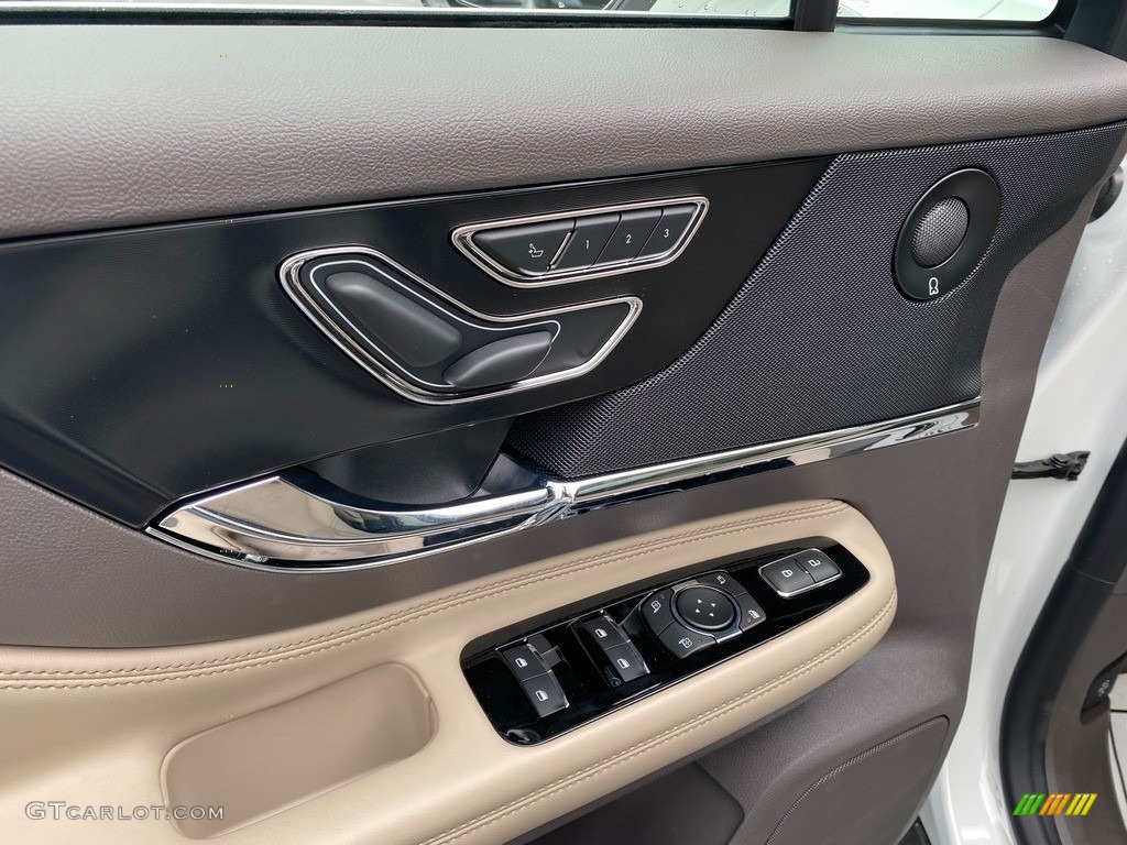 2021 Lincoln Corsair Reserve AWD Sandstone Door Panel Photo #142328663