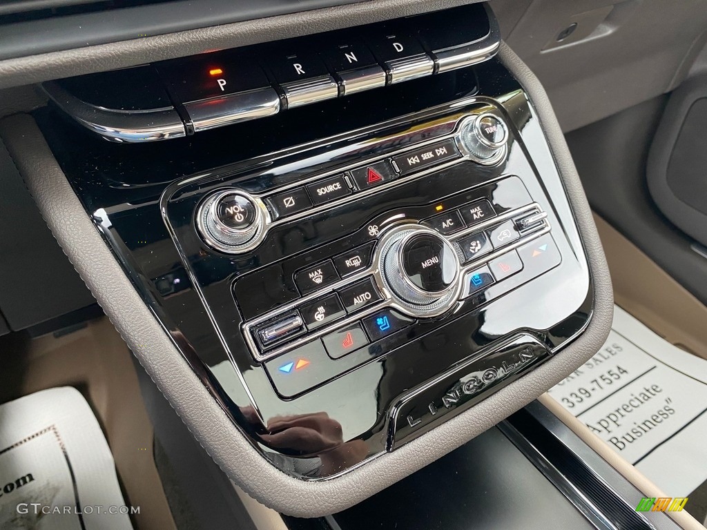 2021 Lincoln Corsair Reserve AWD Controls Photo #142328912
