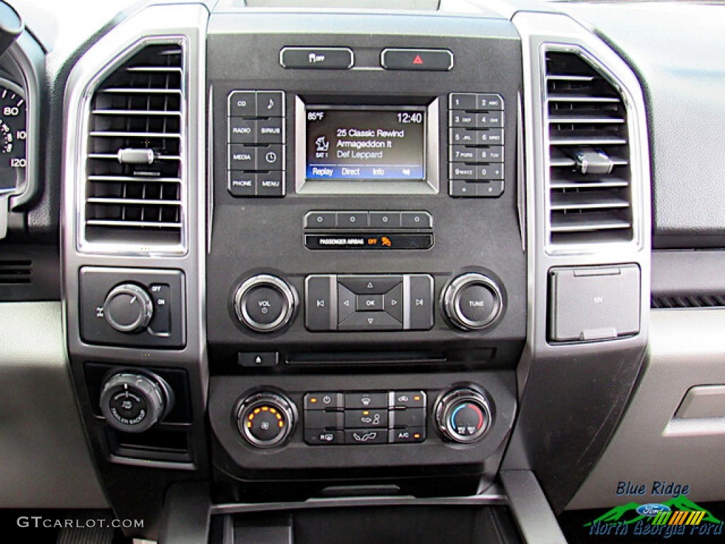 2017 Ford F150 XLT SuperCab Controls Photos