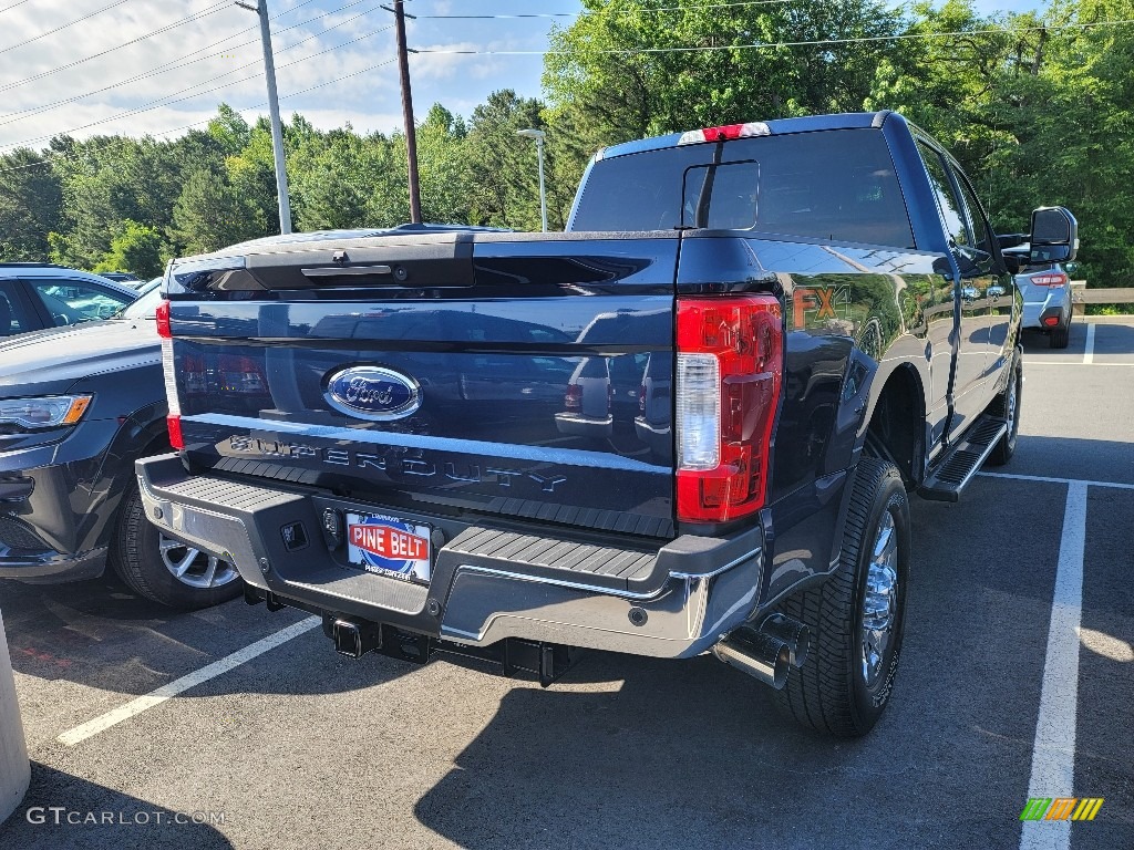 2019 F350 Super Duty Lariat Crew Cab 4x4 - Blue Jeans / Black photo #3