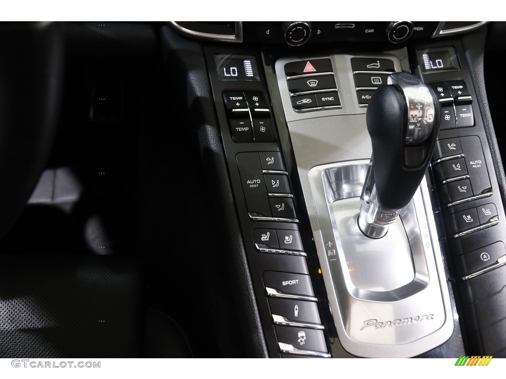 2015 Panamera 4 - Black / Black photo #16