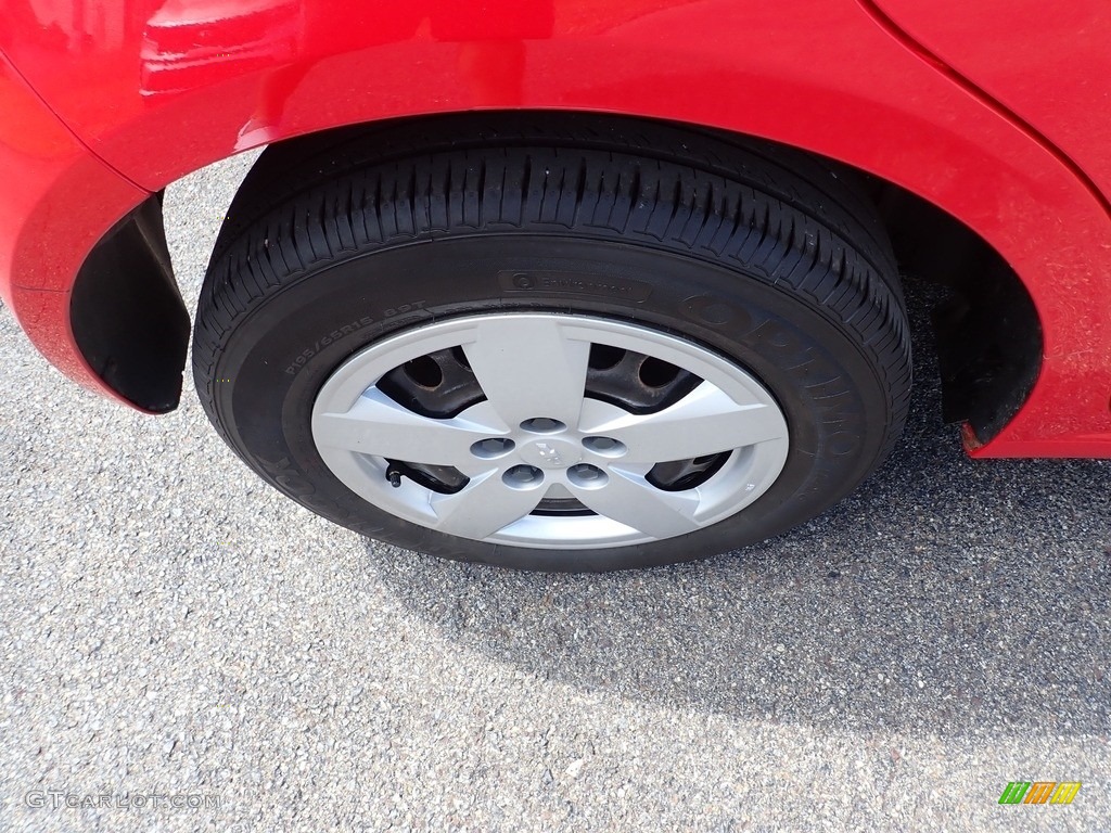 2014 Chevrolet Sonic LS Hatchback Wheel Photo #142337192