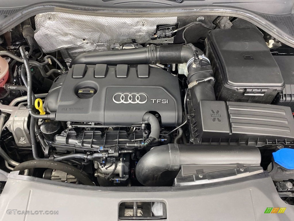 2017 Audi Q3 2.0 TFSI Premium Plus quattro Engine Photos