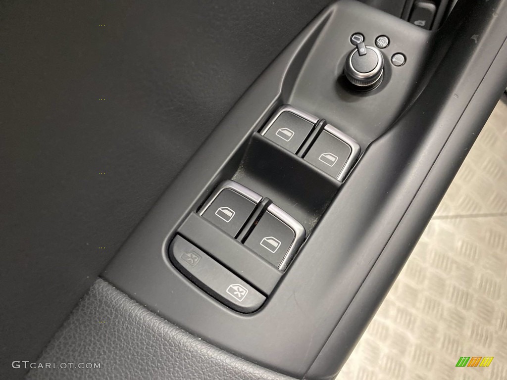 2017 Audi Q3 2.0 TFSI Premium Plus quattro Controls Photo #142337923