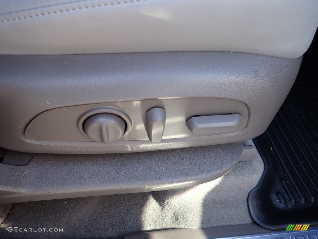 2019 Traverse LT AWD - Black Current Metallic / Dark Atmosphere/Medium Ash Gray photo #17