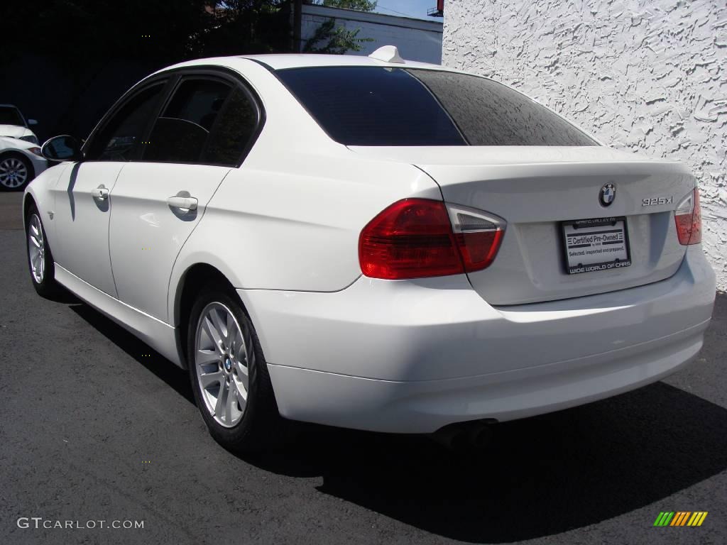 2006 3 Series 325xi Sedan - Alpine White / Black photo #4