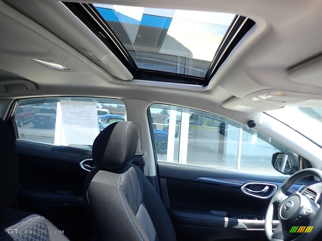 2018 Sentra SR Turbo - Deep Blue Pearl / Charcoal photo #11