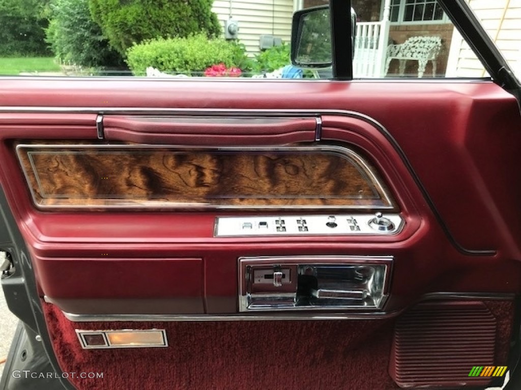 1982 Lincoln Town Car Standard Town Car Model Dark Red Door Panel Photo #142346908