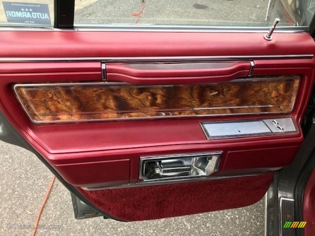 1982 Lincoln Town Car Standard Town Car Model Dark Red Door Panel Photo #142346929