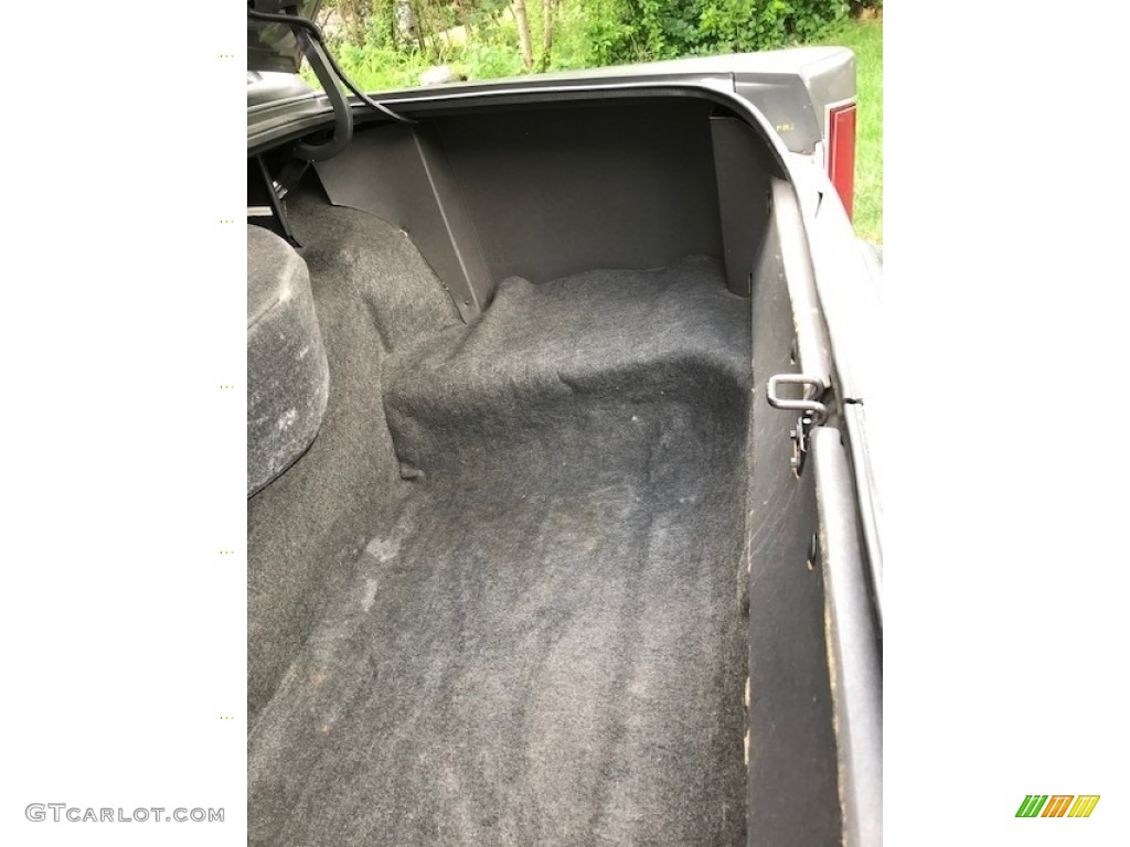 1982 Lincoln Town Car Standard Town Car Model Trunk Photo #142347136