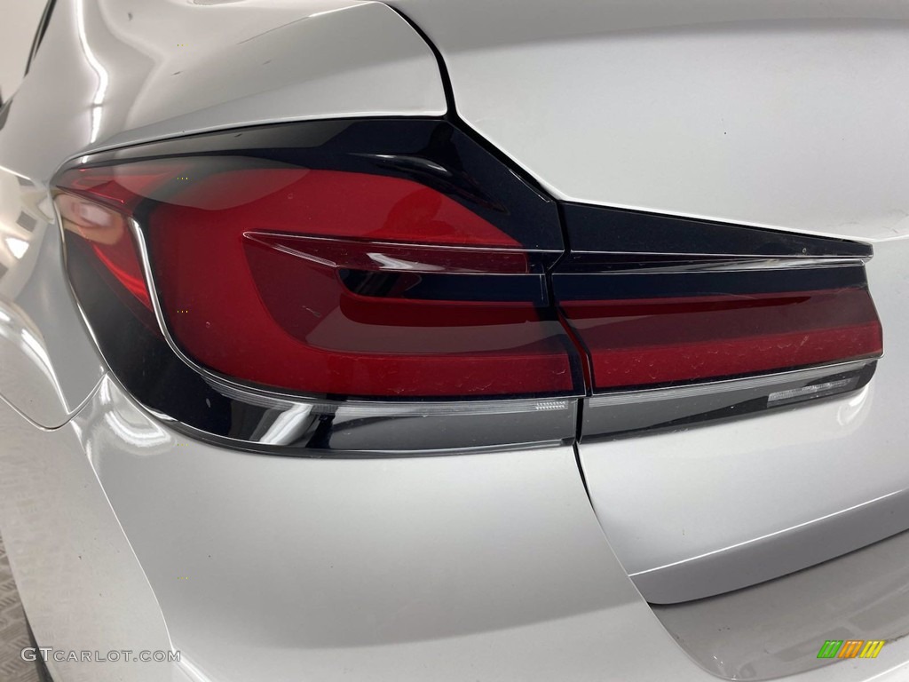 2021 5 Series 540i Sedan - Alpine White / Black photo #6