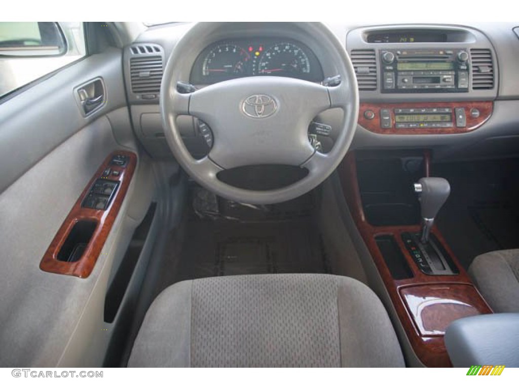 2003 Camry XLE - Lunar Mist Metallic / Stone photo #5