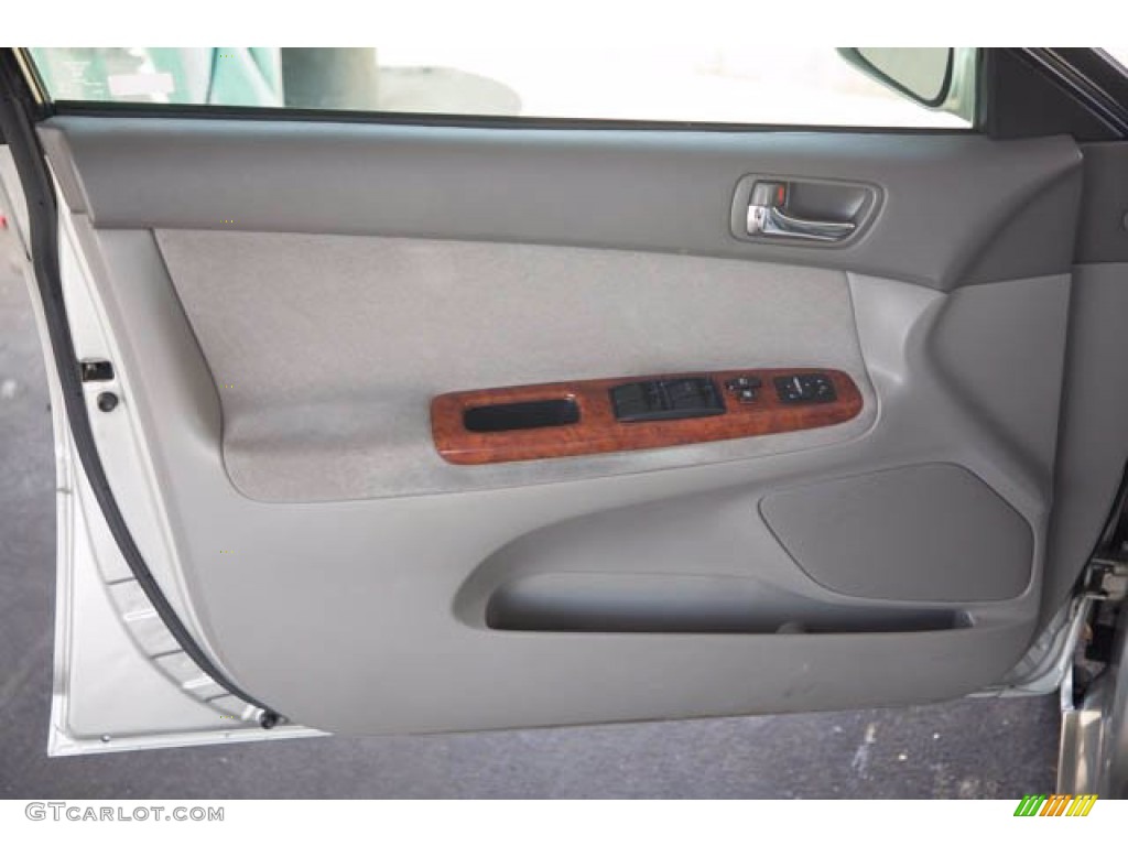 2003 Camry XLE - Lunar Mist Metallic / Stone photo #23