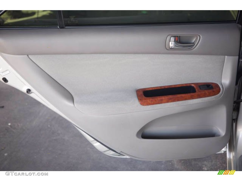 2003 Camry XLE - Lunar Mist Metallic / Stone photo #25