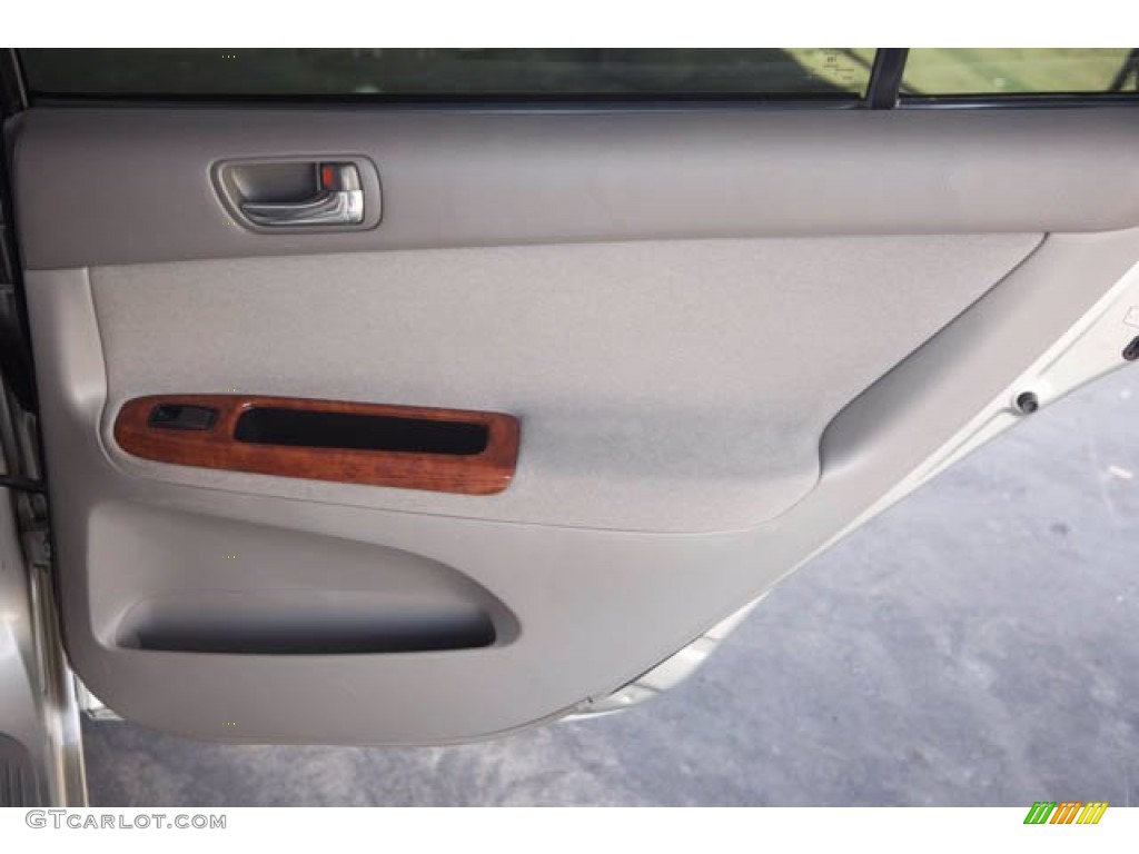 2003 Camry XLE - Lunar Mist Metallic / Stone photo #26