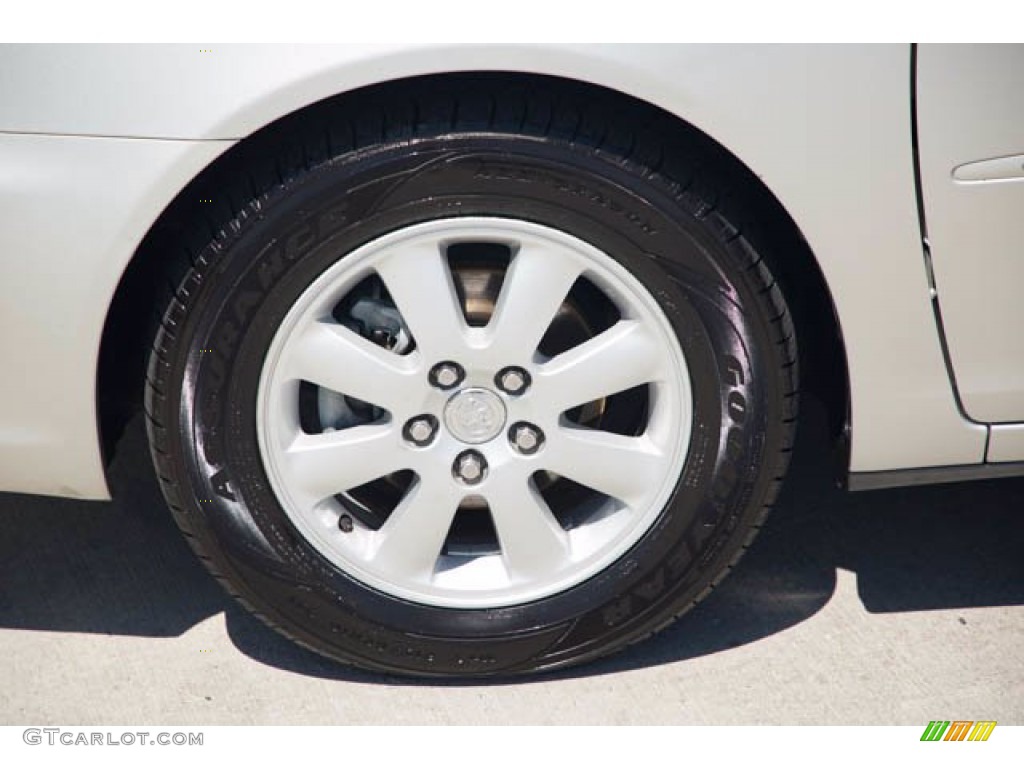 2003 Camry XLE - Lunar Mist Metallic / Stone photo #32
