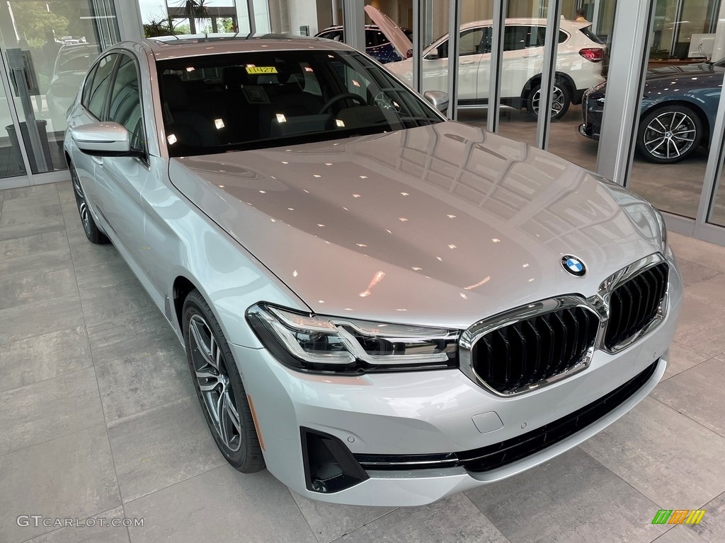 2021 5 Series 530i xDrive Sedan - Glacier Silver Metallic / Black photo #1