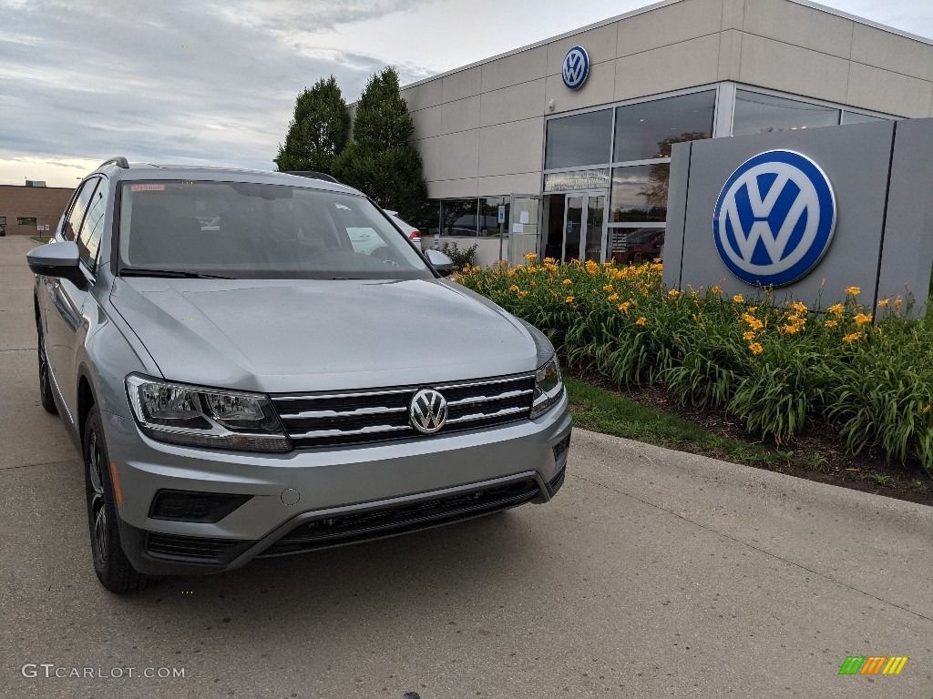 Pyrite Silver Metallic 2021 Volkswagen Tiguan SE 4Motion Exterior Photo #142353579