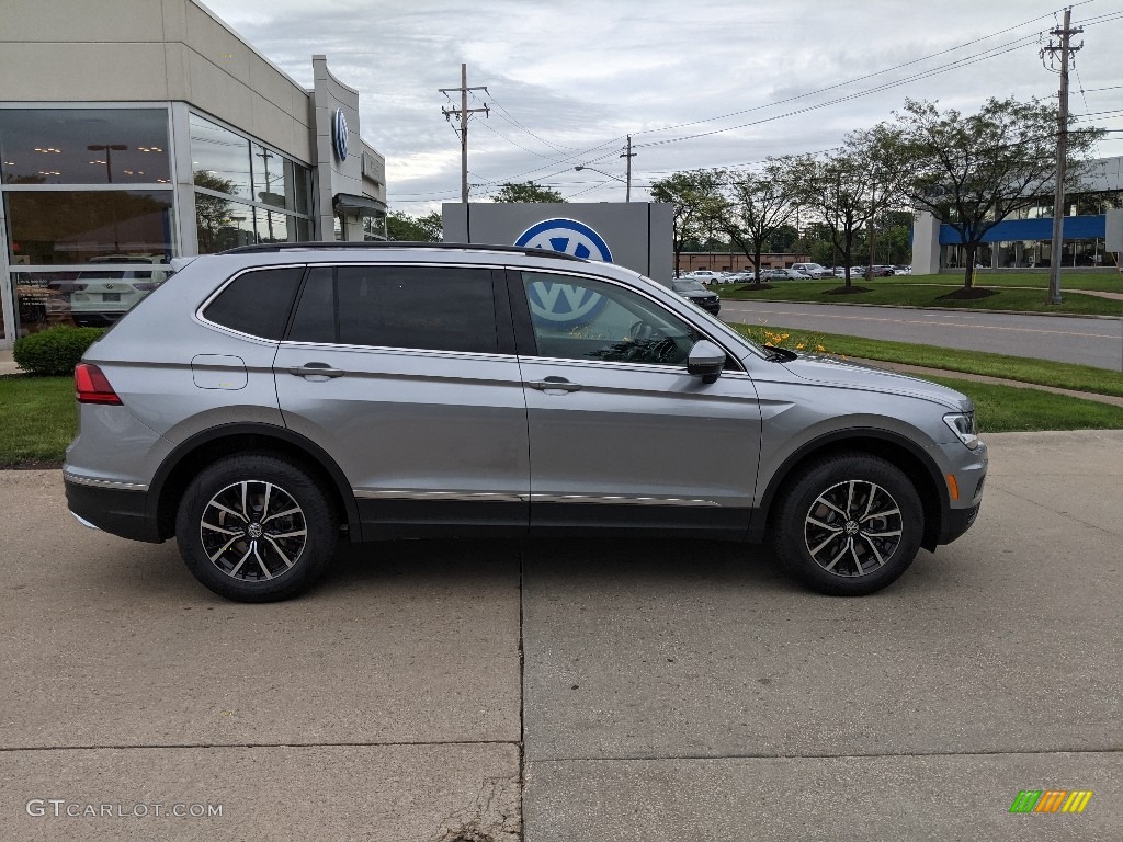 Pyrite Silver Metallic 2021 Volkswagen Tiguan SE 4Motion Exterior Photo #142353603