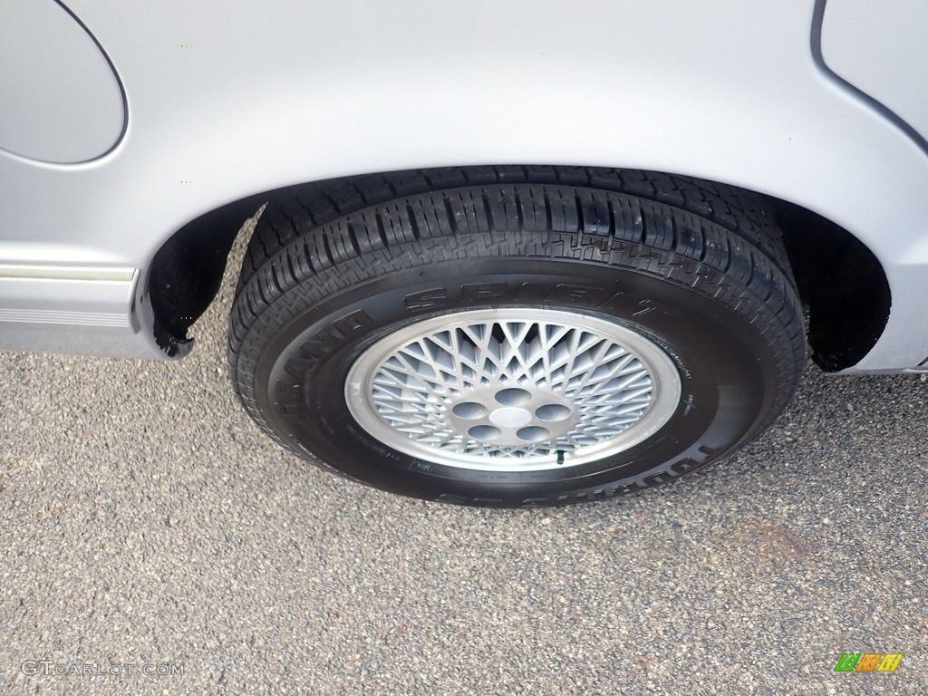 1995 Dodge Spirit Standard Spirit Model Wheel Photo #142355343