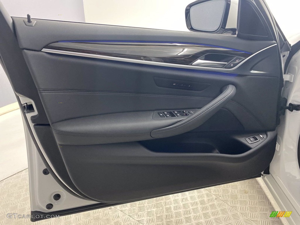 2018 5 Series 530e iPerfomance Sedan - Mineral White Metallic / Black photo #13