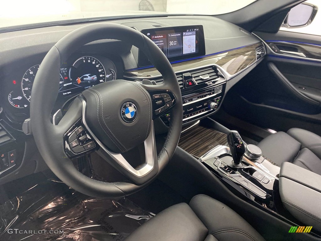2018 5 Series 530e iPerfomance Sedan - Mineral White Metallic / Black photo #16