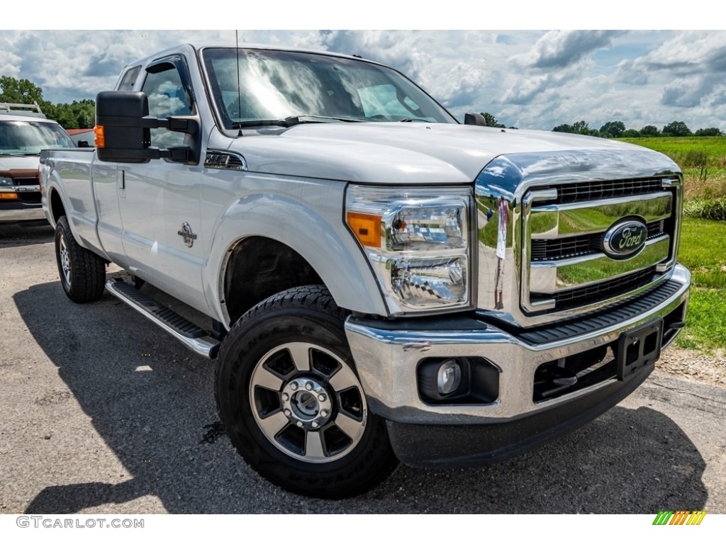 2014 F350 Super Duty Lariat SuperCab 4x4 - Oxford White / Black photo #1