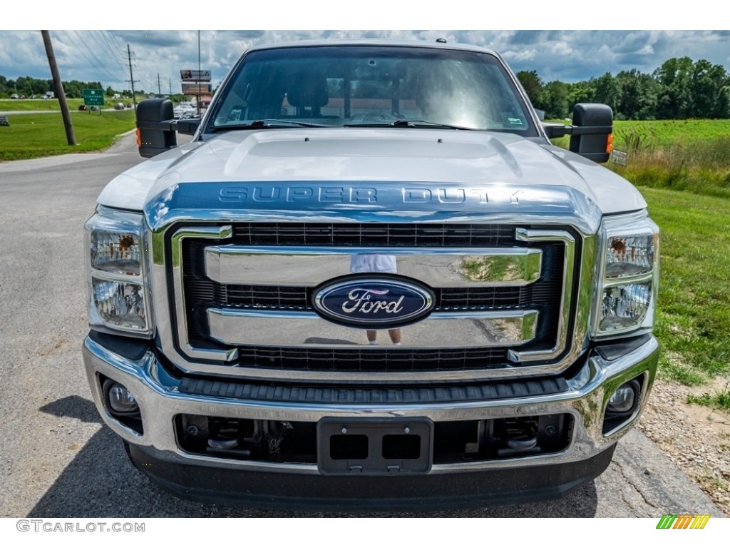 2014 F350 Super Duty Lariat SuperCab 4x4 - Oxford White / Black photo #9