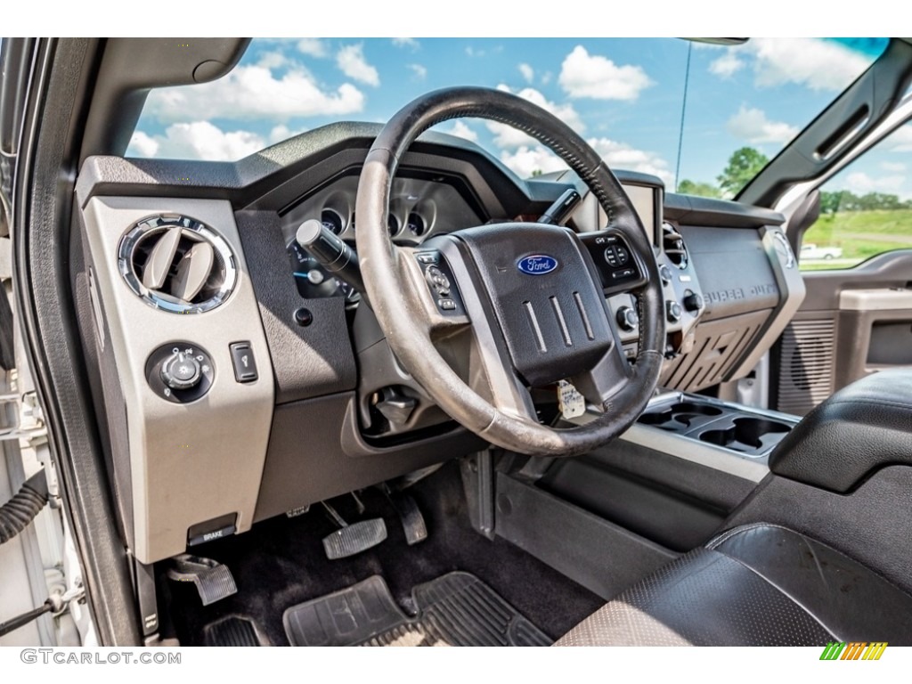 2014 F350 Super Duty Lariat SuperCab 4x4 - Oxford White / Black photo #20