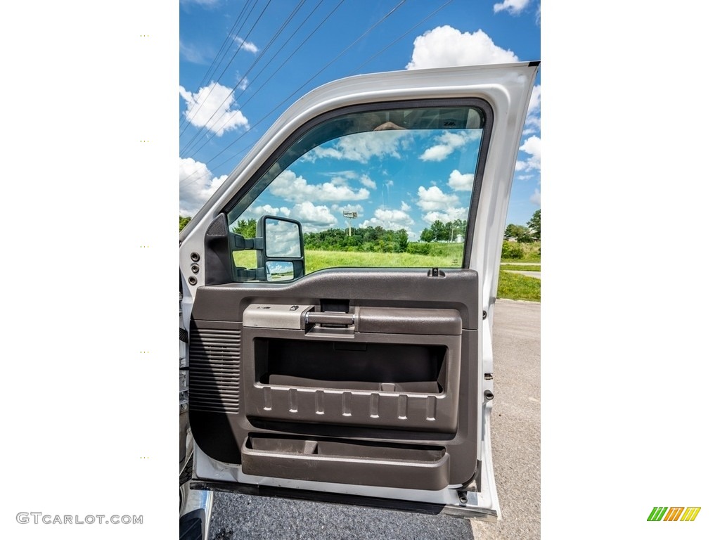 2014 F350 Super Duty Lariat SuperCab 4x4 - Oxford White / Black photo #29
