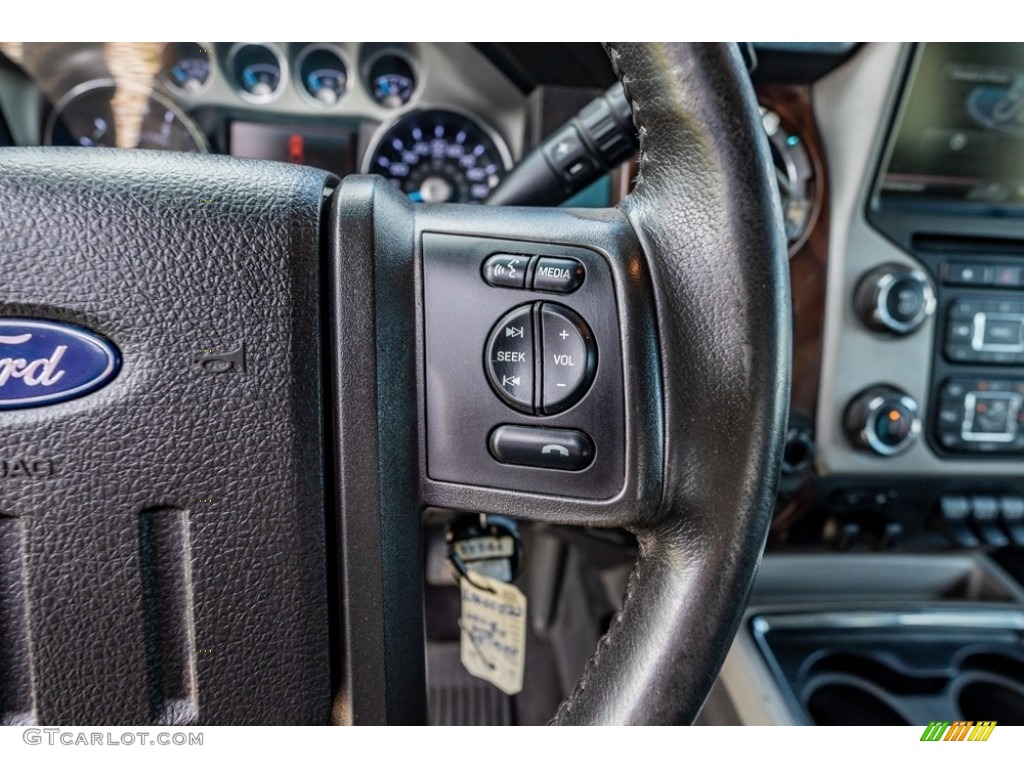 2014 F350 Super Duty Lariat SuperCab 4x4 - Oxford White / Black photo #37