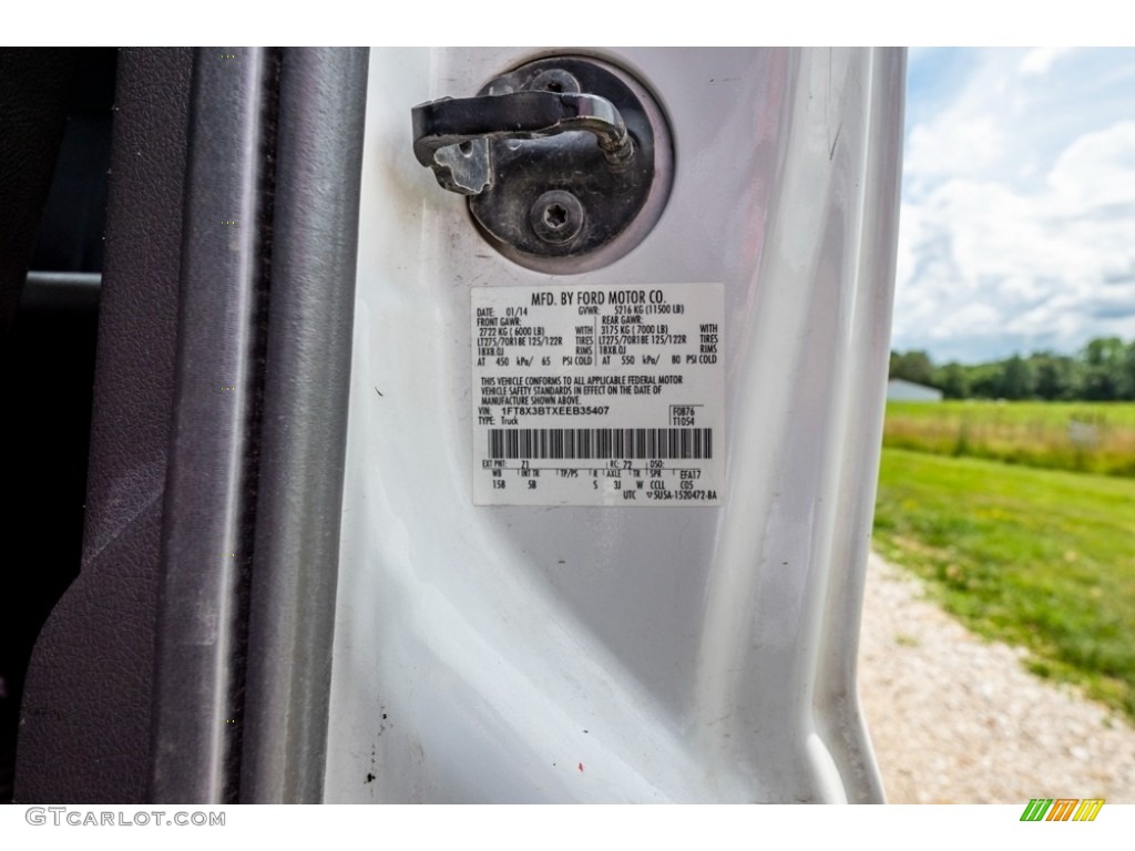 2014 F350 Super Duty Lariat SuperCab 4x4 - Oxford White / Black photo #43