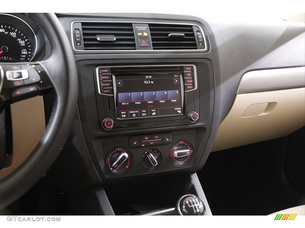 2018 Jetta SE - Pure White / Cornsilk Beige photo #10