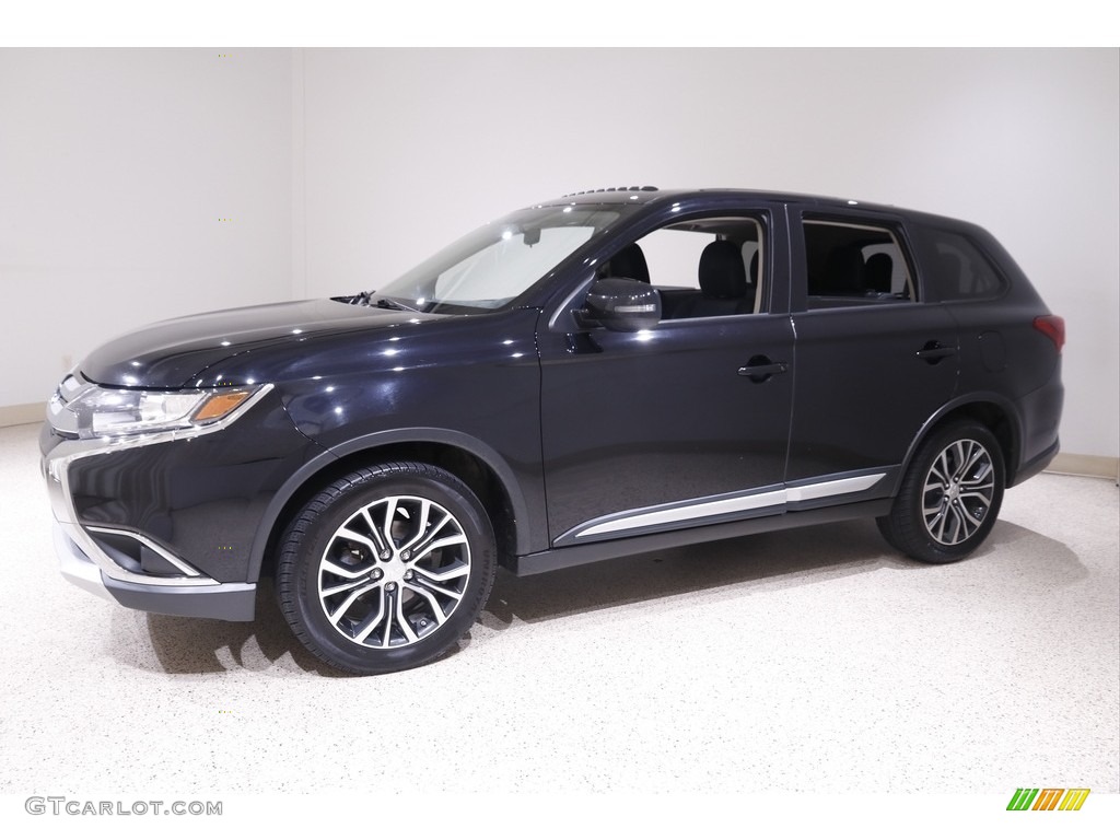 2017 Mitsubishi Outlander SE Exterior Photos