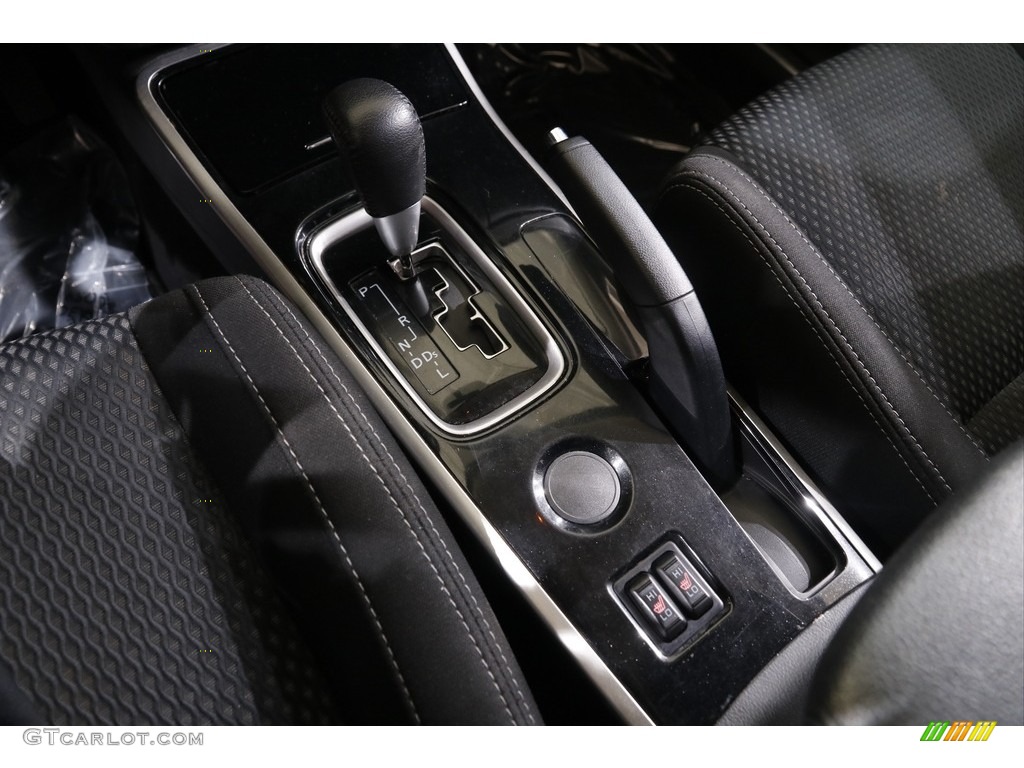 2017 Mitsubishi Outlander SE Transmission Photos