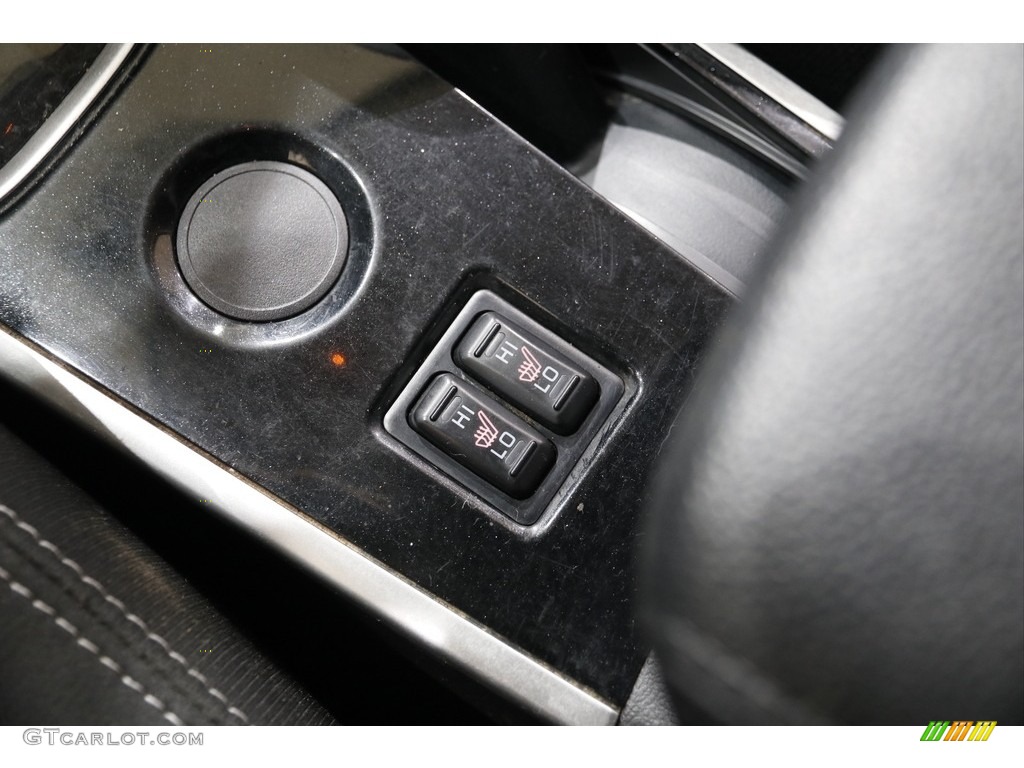 2017 Mitsubishi Outlander SE Controls Photos