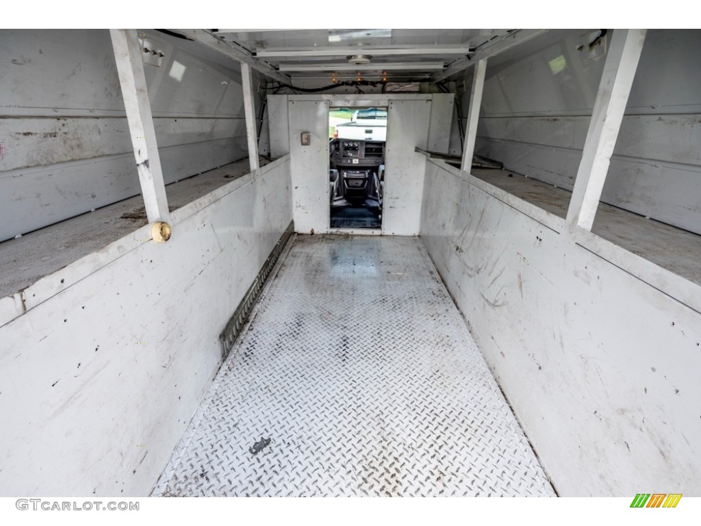 2014 Express Cutaway 3500 Utility Van - Summit White / Medium Pewter photo #26