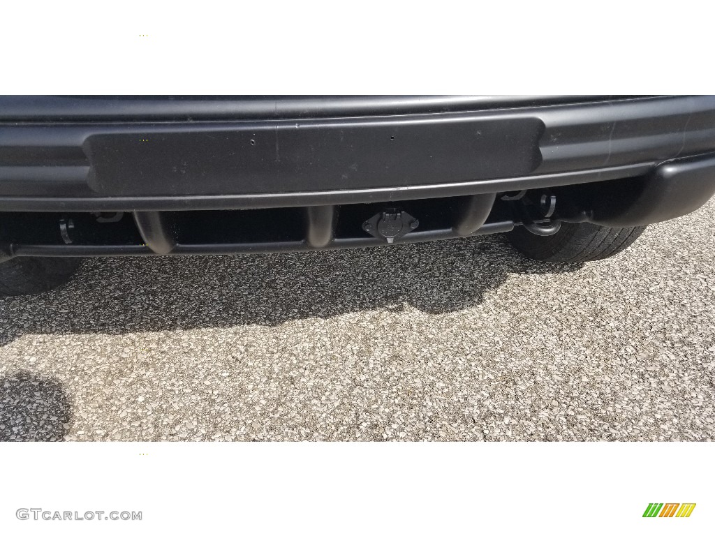 2003 Tracker ZR2 4WD Hard Top - Yellow / Medium Gray photo #9
