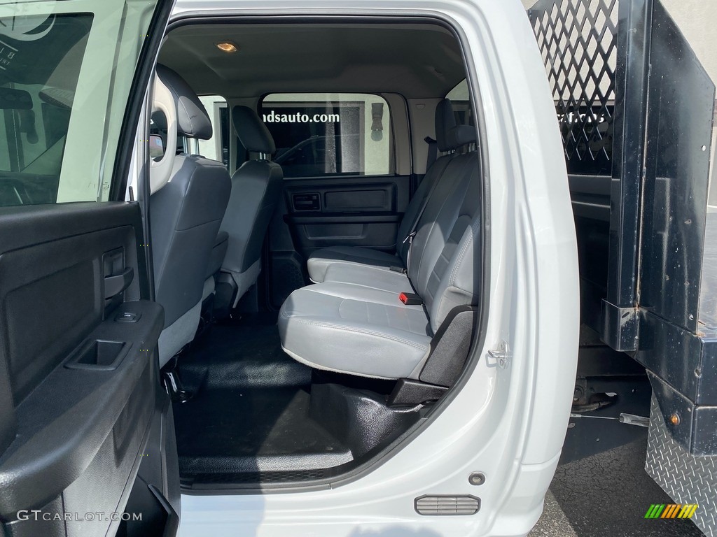 2018 3500 Tradesman Crew Cab 4x4 Chassis - Bright White / Black/Diesel Gray photo #36
